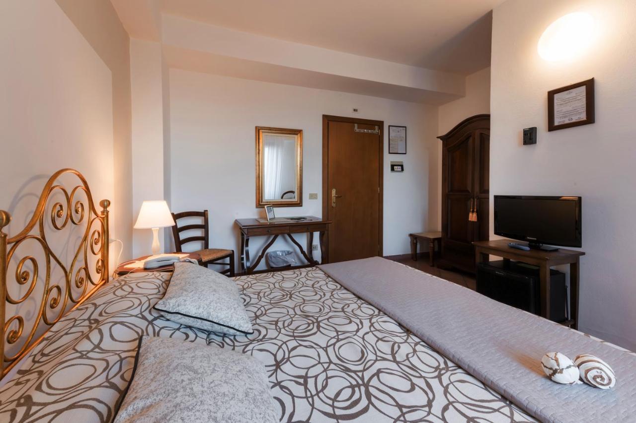 Hotel San Michele Сан-Джиминьяно Экстерьер фото