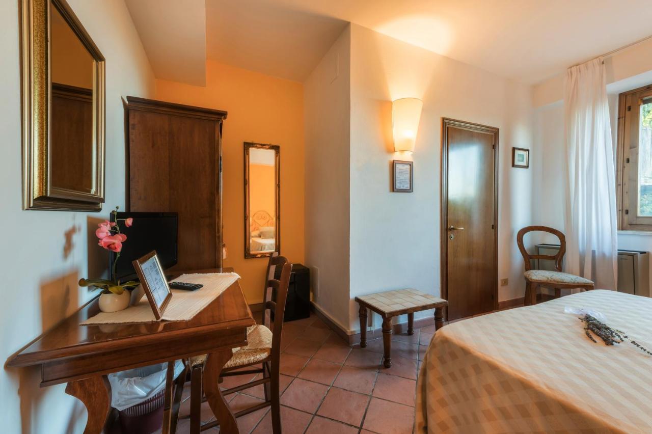 Hotel San Michele Сан-Джиминьяно Экстерьер фото