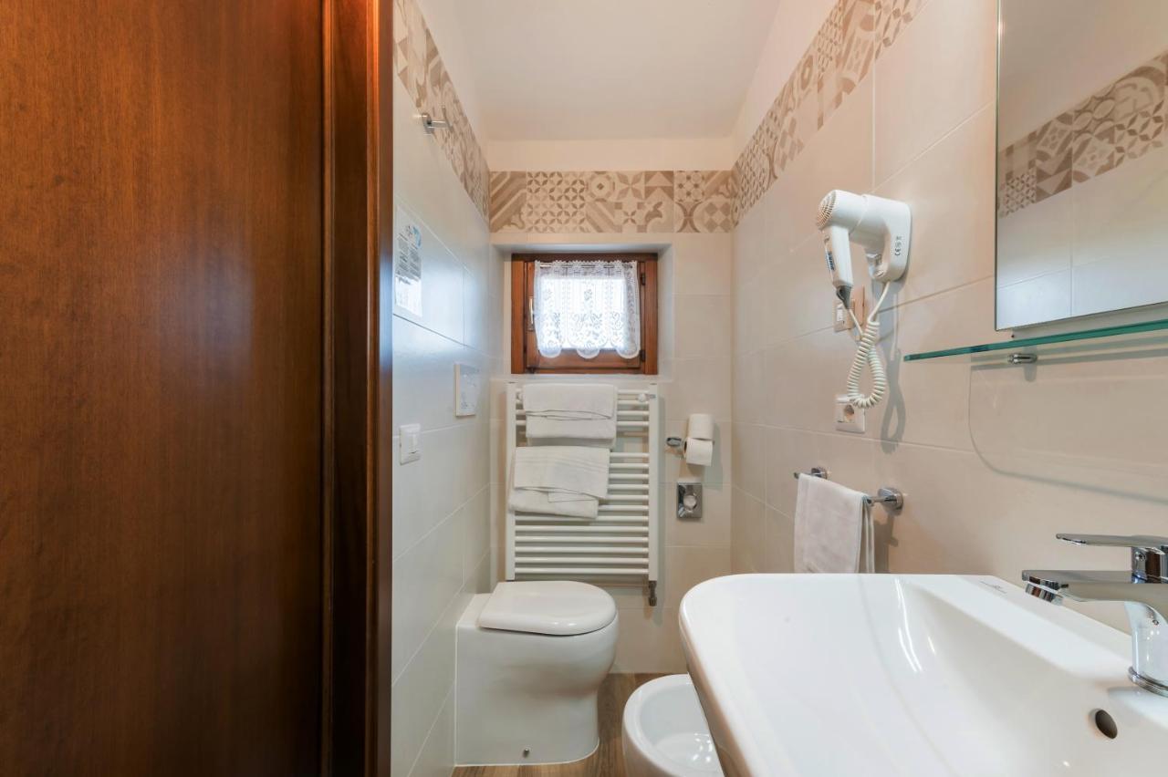 Hotel San Michele Сан-Джиминьяно Экстерьер фото