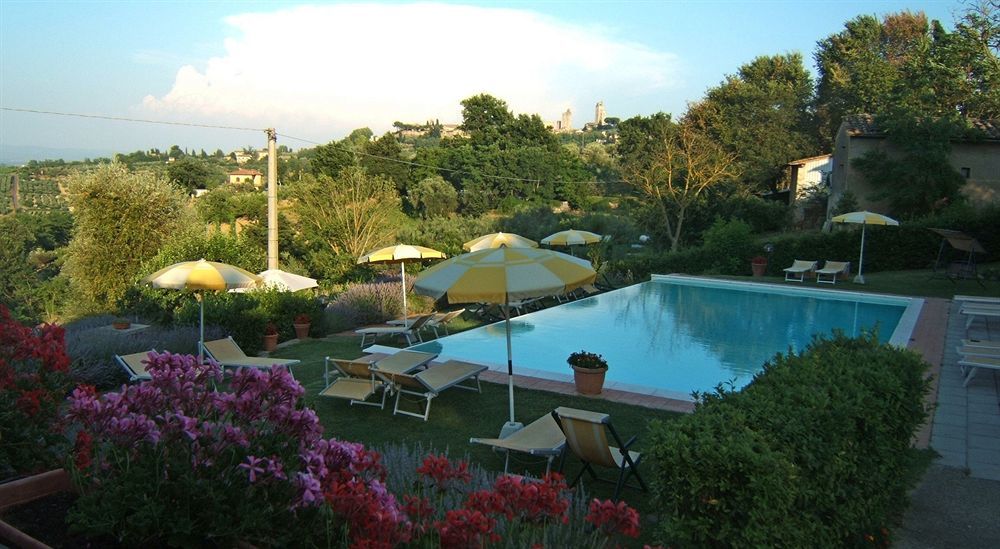 Hotel San Michele Сан-Джиминьяно Экстерьер фото