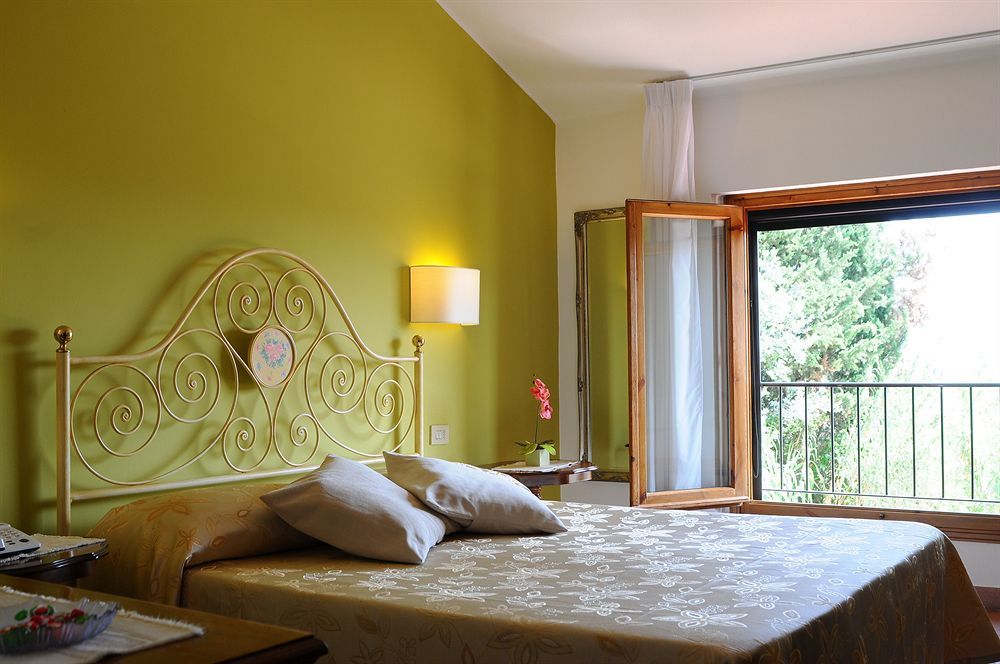 Hotel San Michele Сан-Джиминьяно Экстерьер фото
